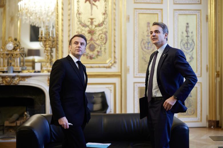 mitsotakis macron